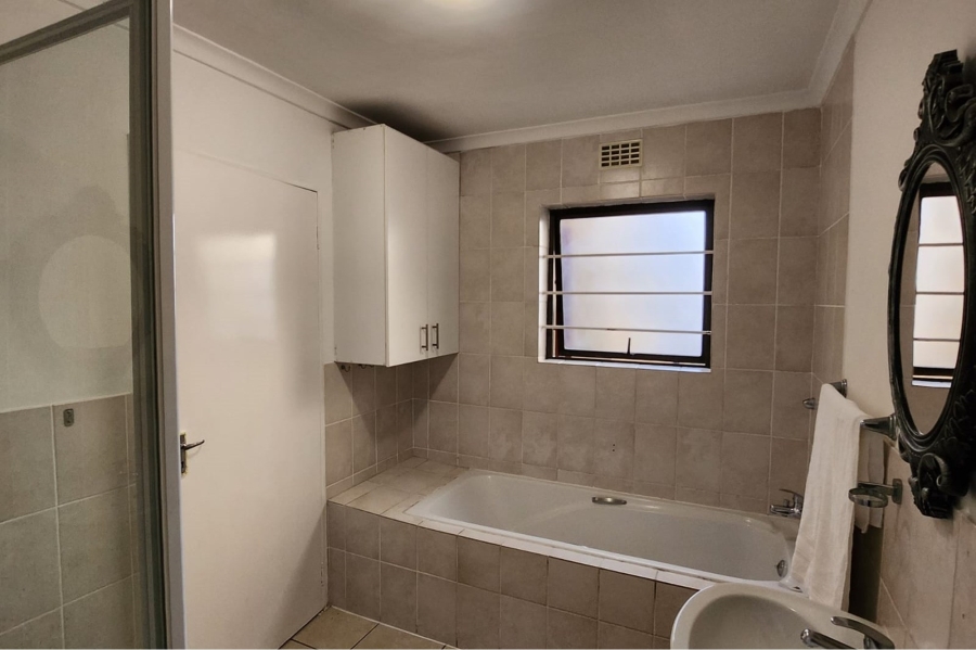 4 Bedroom Property for Sale in Bardale Village Western Cape